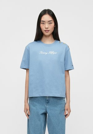 GOLD SCRIPT TEE - Print T-shirt - clear water