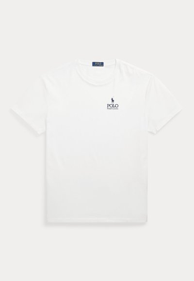 Weißes T-Shirt mit kurzen Ärmeln und Rundhalsausschnitt, mit kleinem dunkelblauem Polo Ralph Lauren Logo auf der linken Brust.