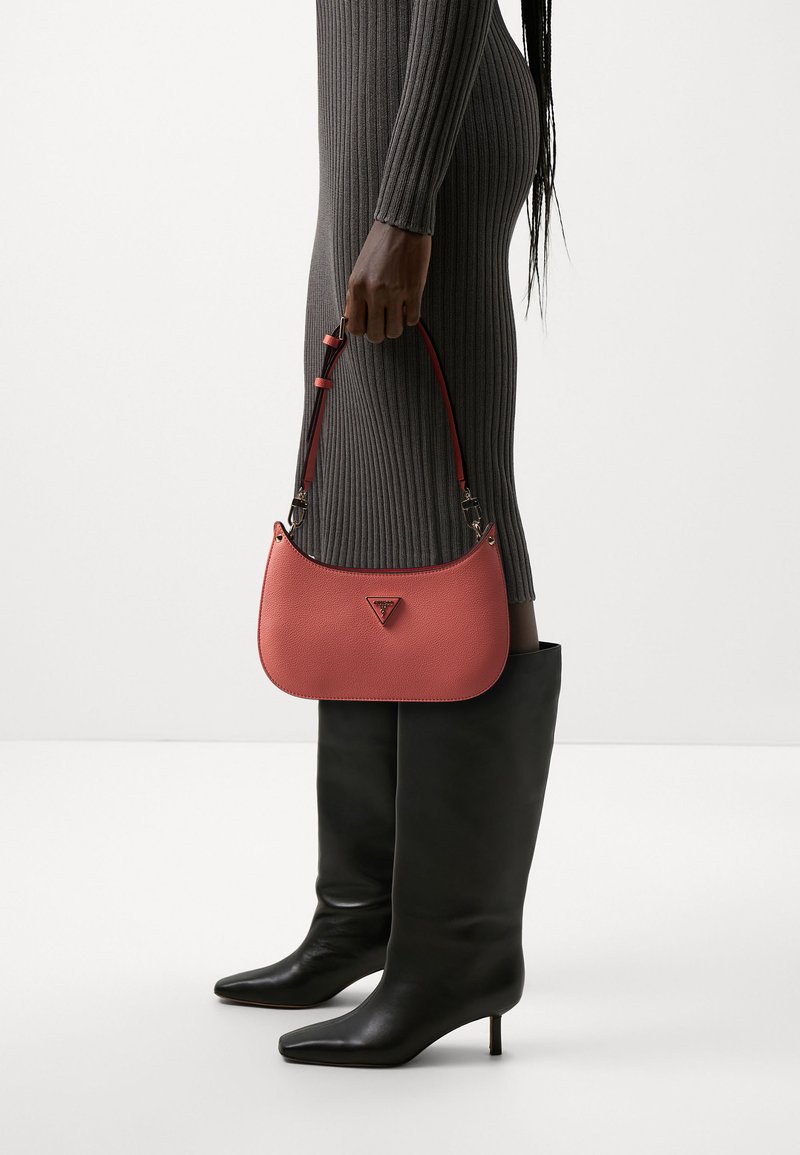 Guess MERIDIAN MINI TOP ZIP  - Borsa a mano - coral