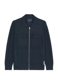 Marinblå zip-up kofta med ribbad krage och strukturerad stickad kropp. Har två framfickor med lock och en logotag på sidan.