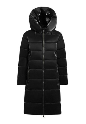 Zwarte pufferjas met een hoge, glanzende capuchon, verticale gestikte patroon, voorrits en twee zijzakken. Glad, glanzend oppervlak overal.