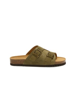 Olivgrüne Wildleder-Slidesandalette mit zwei verstellbaren Schnallen, Korkfußbett und dunkler Sohle, seitlich auf weißem Hintergrund gezeigt.