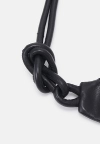 Pieces FPNURIA DAILY BAG - Kabelka - black