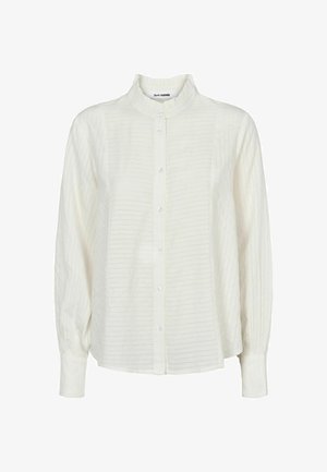 Weißes Langarmhemd mit dezentem Streifenmuster, Rüschencollar und Knopfleiste. Hergestellt aus leichtem Stoff mit feiner Struktur.