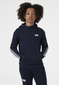 Sudadera azul marino con un bolsillo frontal, que presenta un logo blanco y acentos a rayas en las mangas. Tejido suave con un corte holgado.