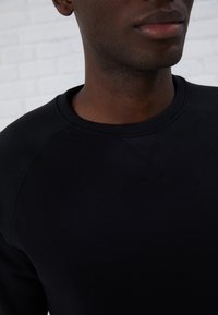 Pier One Sudadera - black