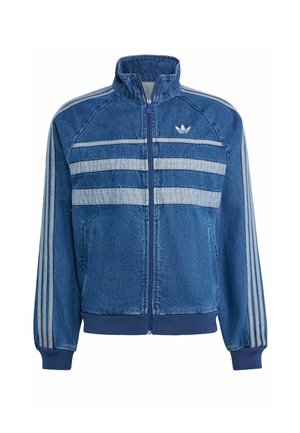 Tummansininen farkkutakki, jossa on vaaleansiniset vaakaraitat ja kolme valkoista pystyraitaa hihoissa. Takissa on vetoketjusuljenta ja korkea kaulus.