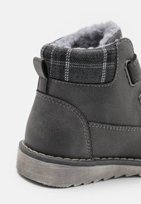 Friboo Botas clássicas de cano curto - grey