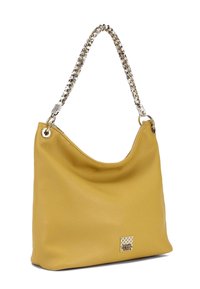 Borsa a tracolla gialla in pelle con superficie testurizzata, manico con catena intrecciata in argento e un accento del logo metallico sulla parte anteriore.