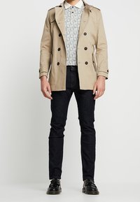 Gianni Lupo Trenchcoat - beige