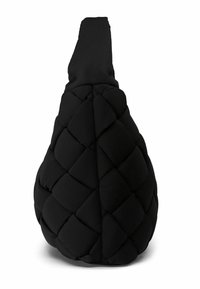 Schwarzer gepolsterter Sitzsack mit einem gesteppten Design, das Rauten-Muster aufweist. Die Oberfläche ist glatt, stoffähnlich und leicht strukturiert.