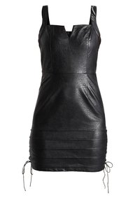 Robe en simili cuir noir avec un décolleté carré, une coupe cintrée et des détails froncés à l'ourlet. Présente des liens ajustables sur les côtés.