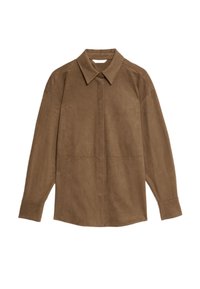 Chemise en daim marron avec un col pointu, fermeture à boutons et manches longues. Sa texture lisse et ses détails de couture subtils renforcent son design.
