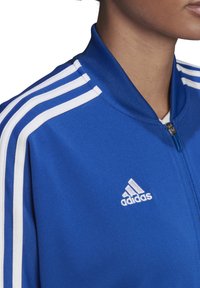 adidas Performance FUSSBALL TEAMSPORT CONDIVO 22 TK - Trainingsvest - blauweiss