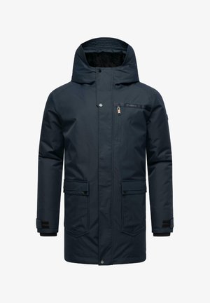 Marineblaue isolierte Parka mit hohen Kragen, Reißverschlusstasche auf der Brust, zwei Fronttaschen und Klettverschlussärmeln. Glatte Textur, minimale Details.
