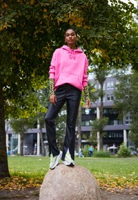 Nike Sportswear HOODIE - Camisola - pinksicle/sail