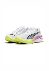 Puma DEVIATE NITRO - Hardloopschoenen voor op de weg - white pure magenta