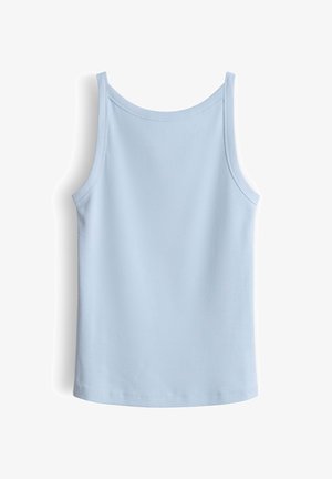 Lichtblauw geribbeld mouwloos tanktop met brede bandjes en een ronde hals, plat weergegeven op een witte achtergrond.