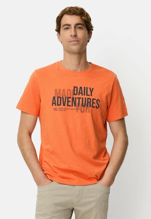 - T-shirt z nadrukiem