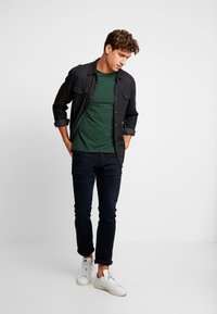 Tommy Hilfiger T-shirt básica - green