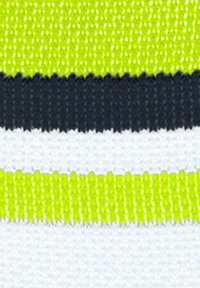 Tkanina z poziomymi paskami w jasnym limonkowym zielonym, czarnym, białym i jasnoszarym kolorze. Materiał wydaje się tkany, o gładkiej fakturze.