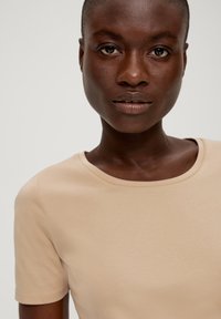 s.Oliver T-Shirt basic - sandstein