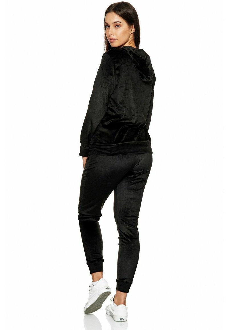 Damen Sweatshirts | EGOMAXX Kapuzenpullover schwarz - SI51698 Damen Sweatshirts | EGOMAXX Kapuzenpullover schwarz - SI51698