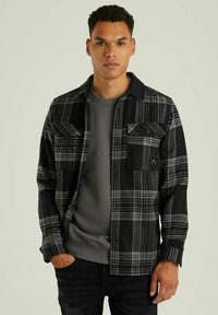 CHASIN' STRYKE GRAPHITE - Vapaa-ajan kauluspaita - black