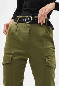 Bershka Cargobroek - khaki