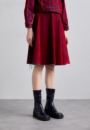 SKIRT WITH BACK PART - A-linjainen hame - red