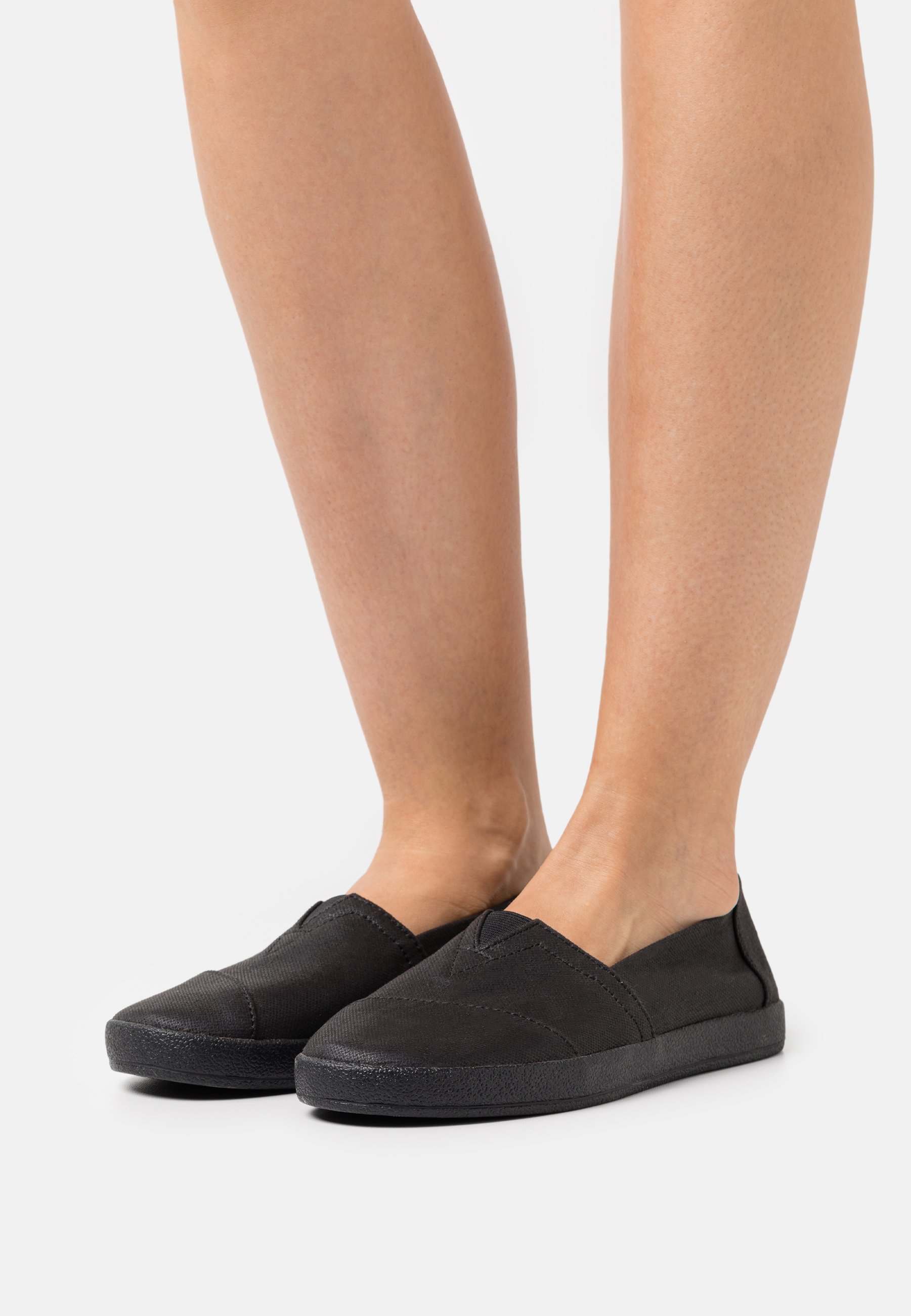 toms avalon black