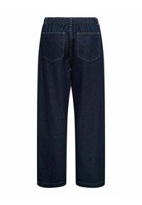 Pantaloni din denim albastru închis, cu croială lejeră, talie elastică și două buzunare în spate cu cusături contrastante. Textură netedă.