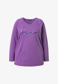 Niewybrane, pale plum