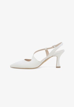 Décolleté bianca in pelle con punta appuntita, tacco medio curvo e cinturino alla caviglia con chiusura a fibbia.