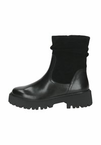 Botas negras hasta el tobillo que presentan una combinación de cuero liso y piel nobuck, con un borde arrugado, suela gruesa con relieve y punta redonda.
