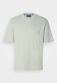 Unselected, light pastel green