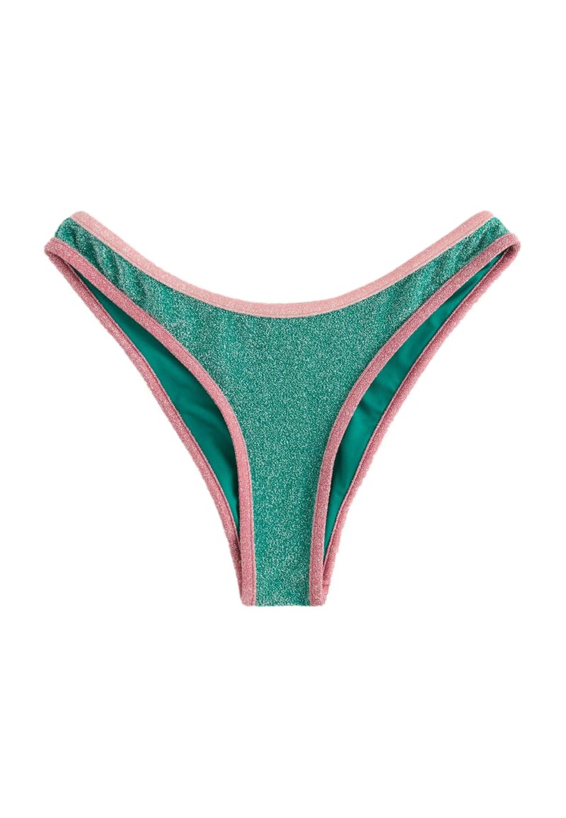 Grönt bikiniunderdel med glittrig textur, rosa elastiskt kantband och låg midja. Designen prioriterar komfort och passform.