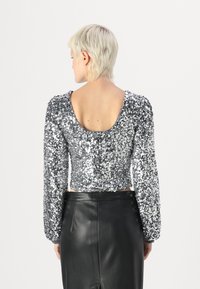 VILA VIIBIZA O NECK TOP - Long sleeved top - silver detail/sequins