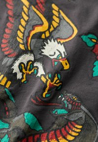 Superdry & Co TATTOO BACK GRAPHIC - Camiseta estampada - charcoal