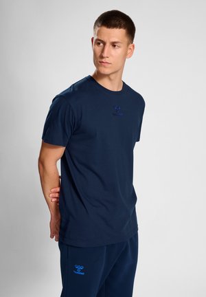 HMLACTIVE BEE CO S/S - Basic T-shirt - dress blues