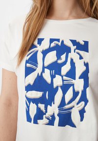 comma FRONT - T-Shirt print - weiß