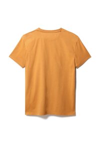 Kortärmad amber T-shirt med rund halsringning, gjord av bomull, med en enkel design och synlig sömnad längs fållen och ärmarna.