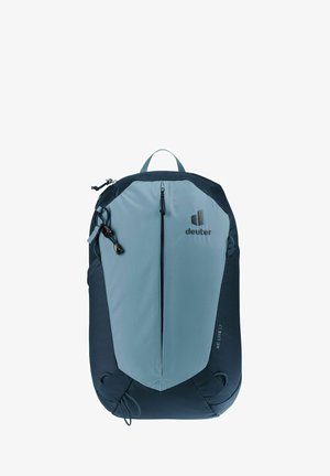 Zaino Deuter in blu chiaro e blu scuro, con una tasca centrale con cerniera, anelli in tessuto e dettagli del logo nella parte superiore sinistra.