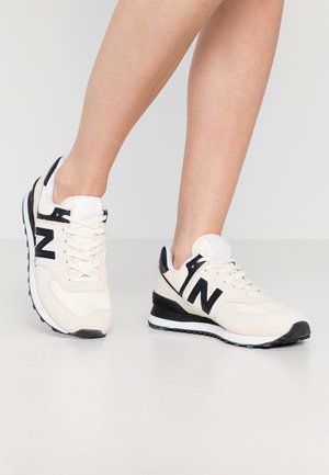 Sneakers - off-white