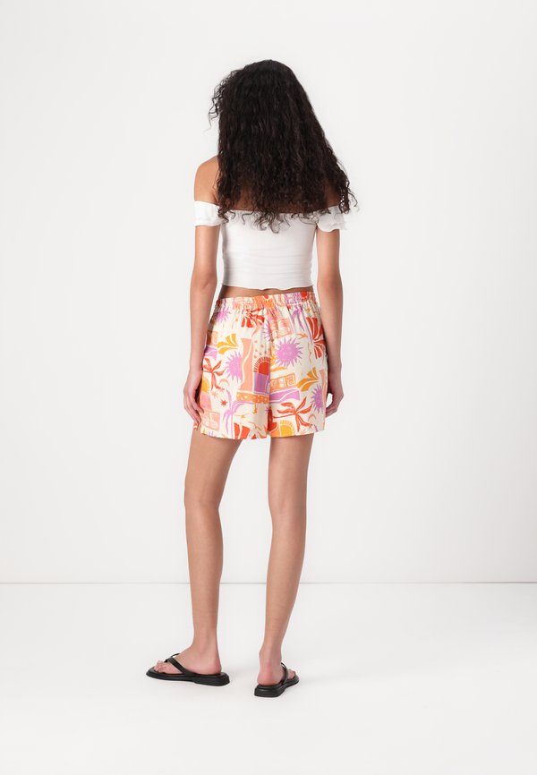 ONLZUFFY LIFE - Shorts - fire cracker3