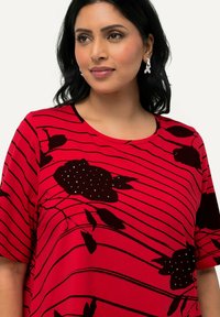 Ulla Popken Triko s potiskem - salsa