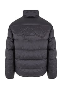 Svart boblejakke med høy krage, quiltet mønster og brodert logo på ryggen. Laget av skinnende, isolert materiale.