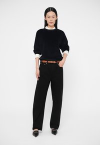 Citizens of Humanity MIRO LONG - Brīva piegriezuma džinsi - solid black