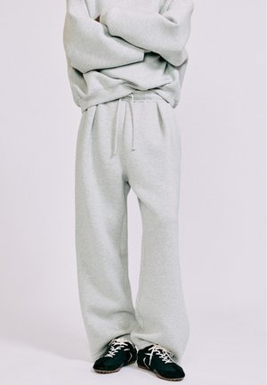 PULL&BEAR, INTERLOCK, jasnoszary