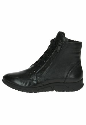 Bottes basses en cuir noir avec fermeture éclair et lacets, bout arrondi, semelle rembourrée et panneaux latéraux texturés pour plus de détails.